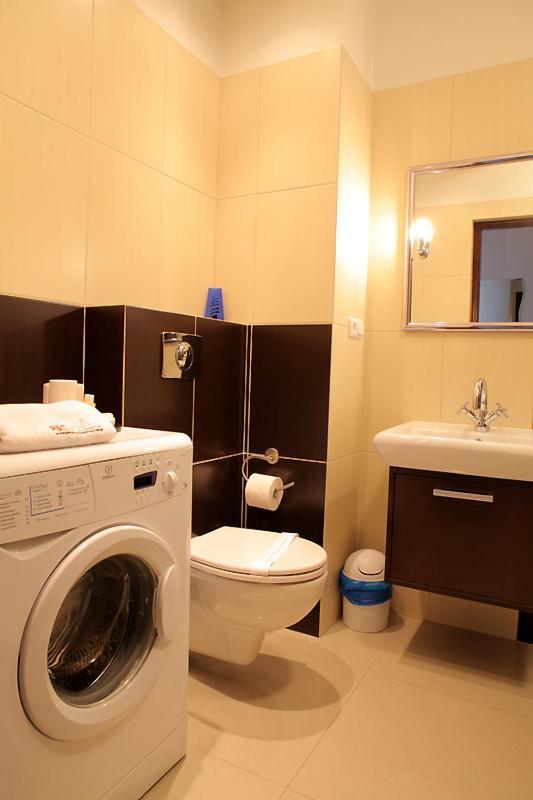 P&O Serviced Apartments Gdanski Station Варшава Экстерьер фото