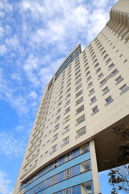 P&O Serviced Apartments Gdanski Station Варшава Экстерьер фото
